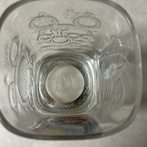 Mickey Mouse EPCOT Celebrate 2000 McDonald’s glass - Picture 5 of 8